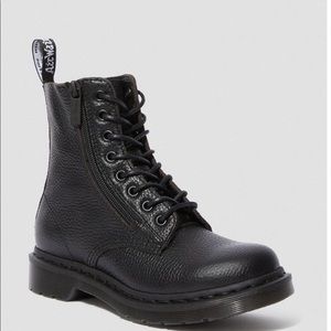 Dr. Martens 1460 PASCAL W/ZIP AUNT SALLY